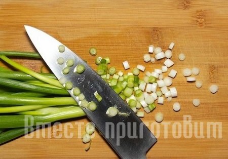 Салат свекла с чесноком и сыром
