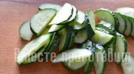 Салат витаминный из краснокачанной капусты