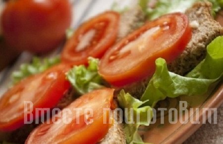 Бутерброд с сыром буратта и томатами