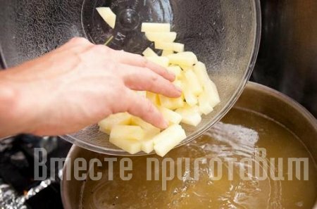 Говяжий суп с блинчиками (Чешские традиции)
