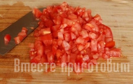 Салат из краснокочанной капусты с помидорами
