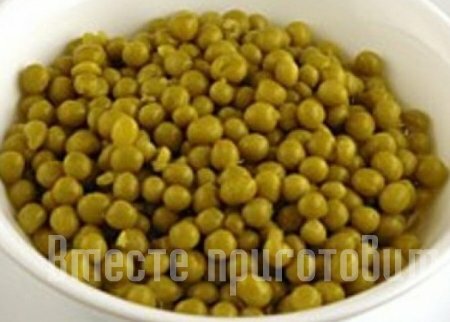 Тарталетки с салатом оливье