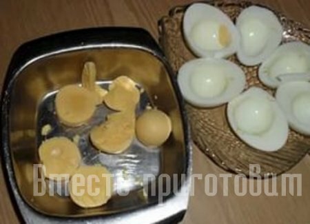 Яйца с креветками