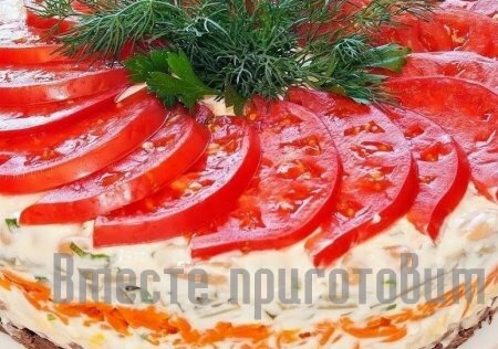Салат слоёный с помидорами