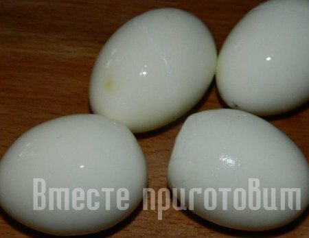 Яйца фаршированные с опятами