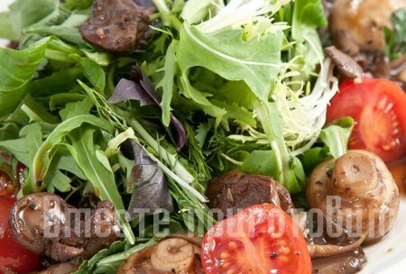 Салат овощной с грибочками