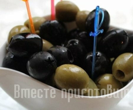 Канапе с оливками и маслинами