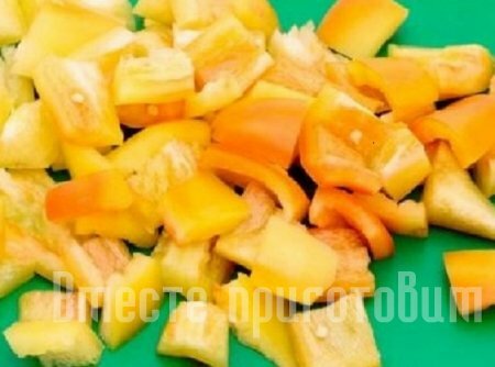 Салат с апельсинами и крабовыми палочками